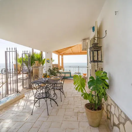 Feriehus Gorgeous In Ciotta With House Sea View *