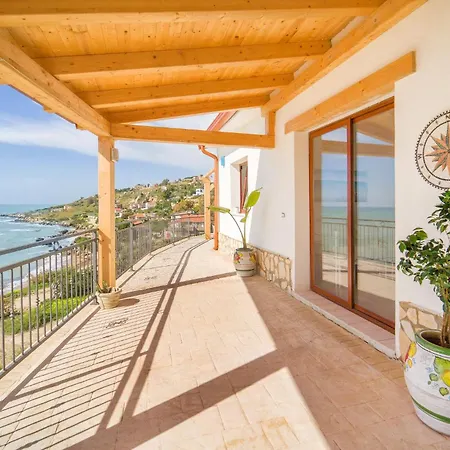Holiday home Gorgeous In Ciotta With House Sea View
